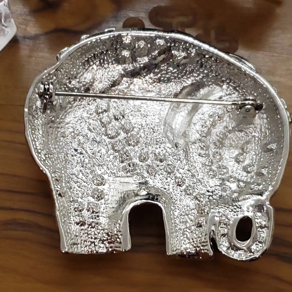 Elephant Pin - Picture 3 of 3